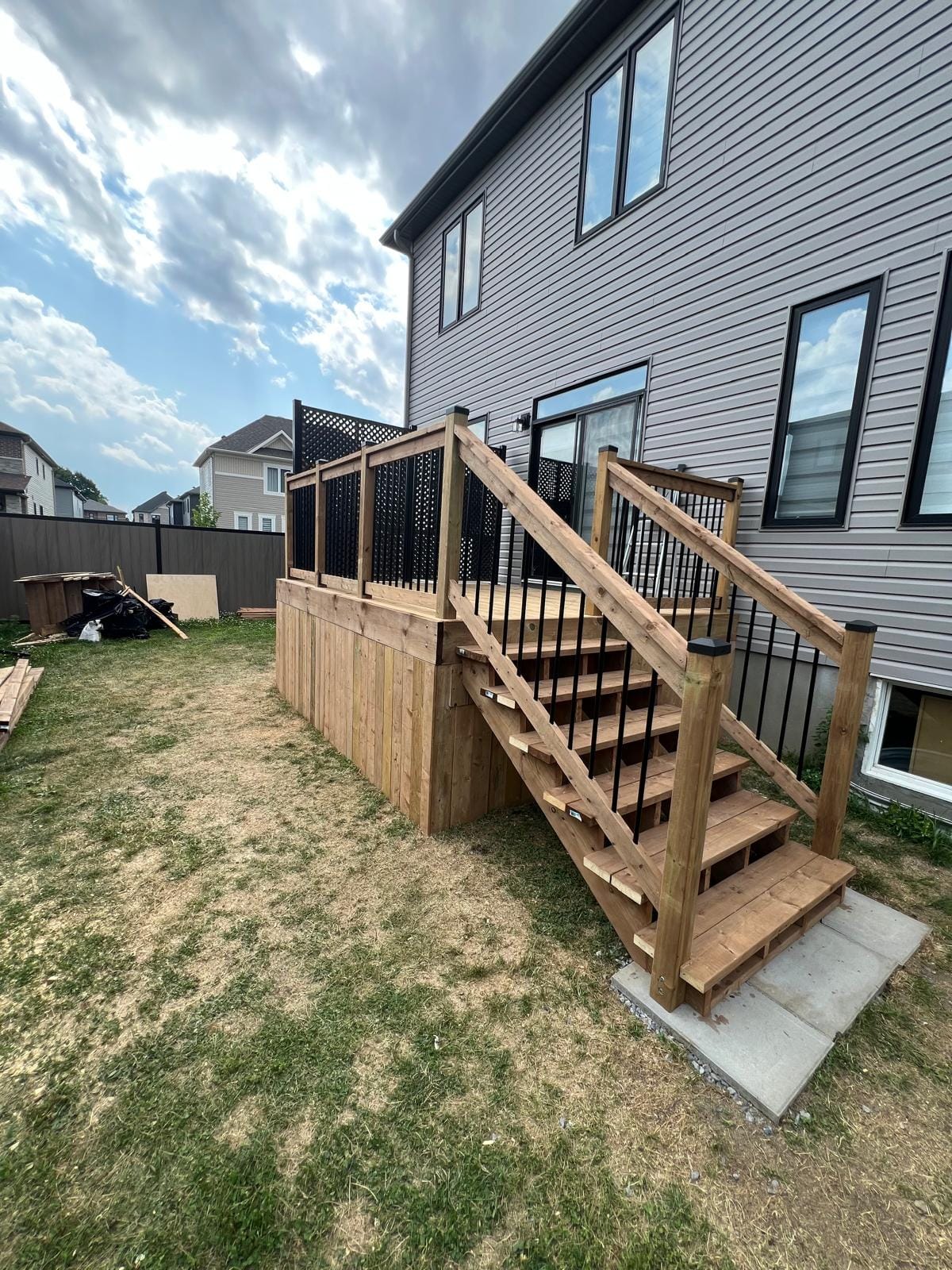 Composite deck with railings Ottawa