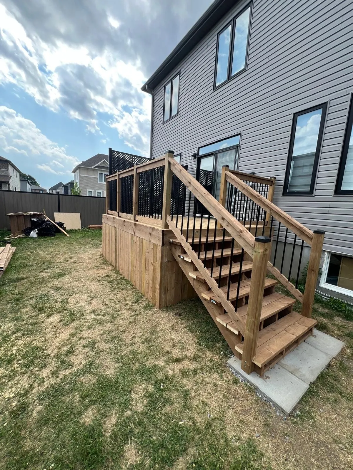 Composite deck with railings Orléans Ottawa